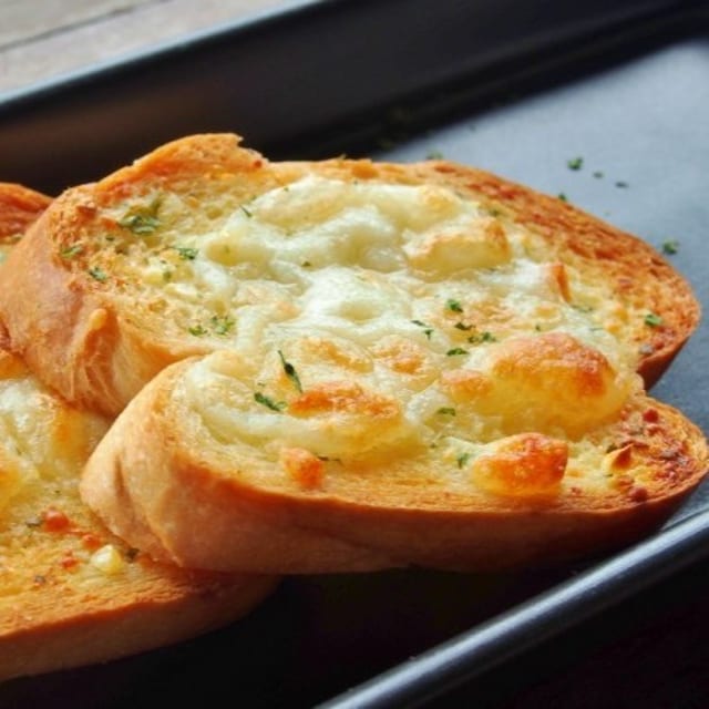 GARLIC AND CHEESE BREAD.