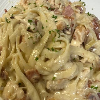 SPAGHETTI A LA CARBONARA