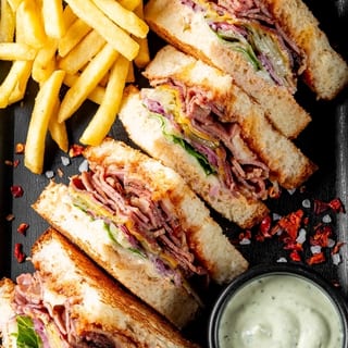 ROAST BEEF AND CHEESE CLUB